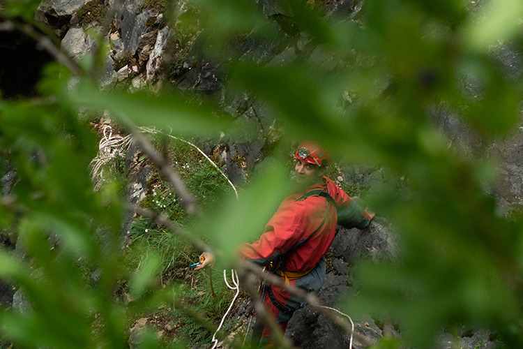 Místy vede cesta otevřeným terénem foto (c) Mejla Dvořáček