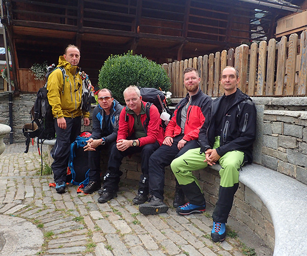 Úspěšný vrcholový tým zleva: Kuba Šimánek, Michal Kout, Pepa Kanta, Jan Kanta, Petr Chmel foto (c) 2021 Speleoaquanaut and comp.