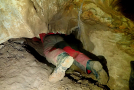 Chýnovská jeskyně, transport potápěčské techniky k Homolovu jezírkufoto: Honza Kotík (c) 2022