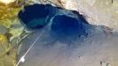Jedna z podvodních dominant Chýnovské jeskyně - skalní hodiny 
